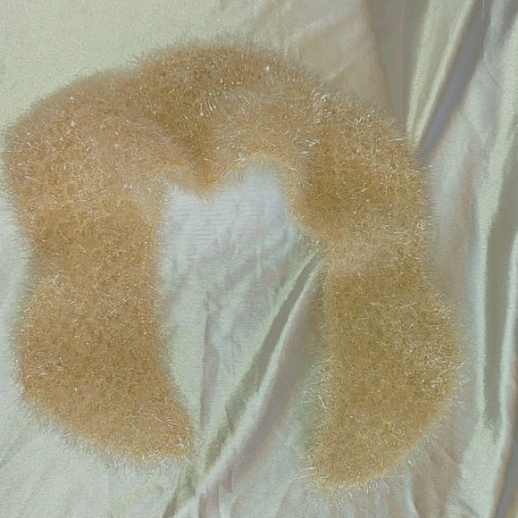 Cute fuzzy shiny collar pale creamy pink - Picture 2 of 6